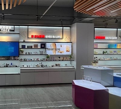 نمایشگاه شیشه ای عطر برای فروشگاه رایگان وظیفه