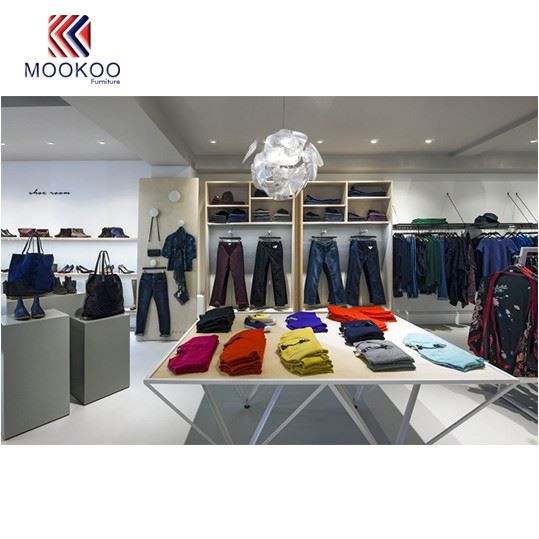 Simple Clothes Store Design